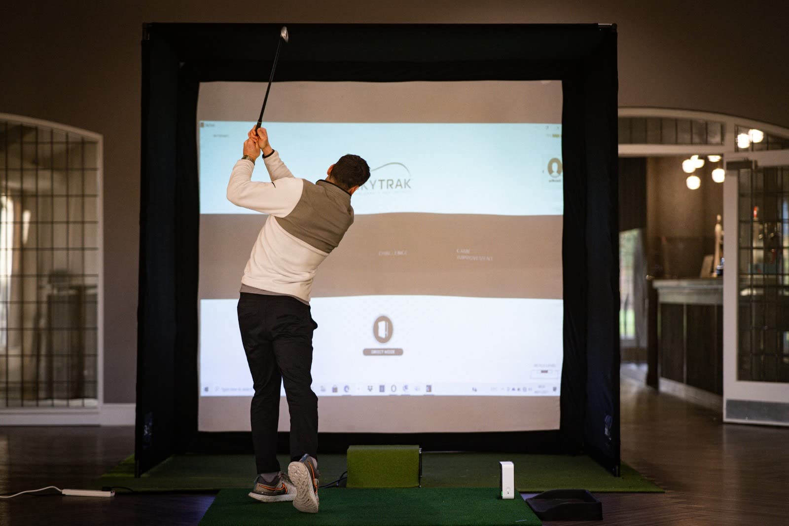 Simbox Golf Simulator Enclosure